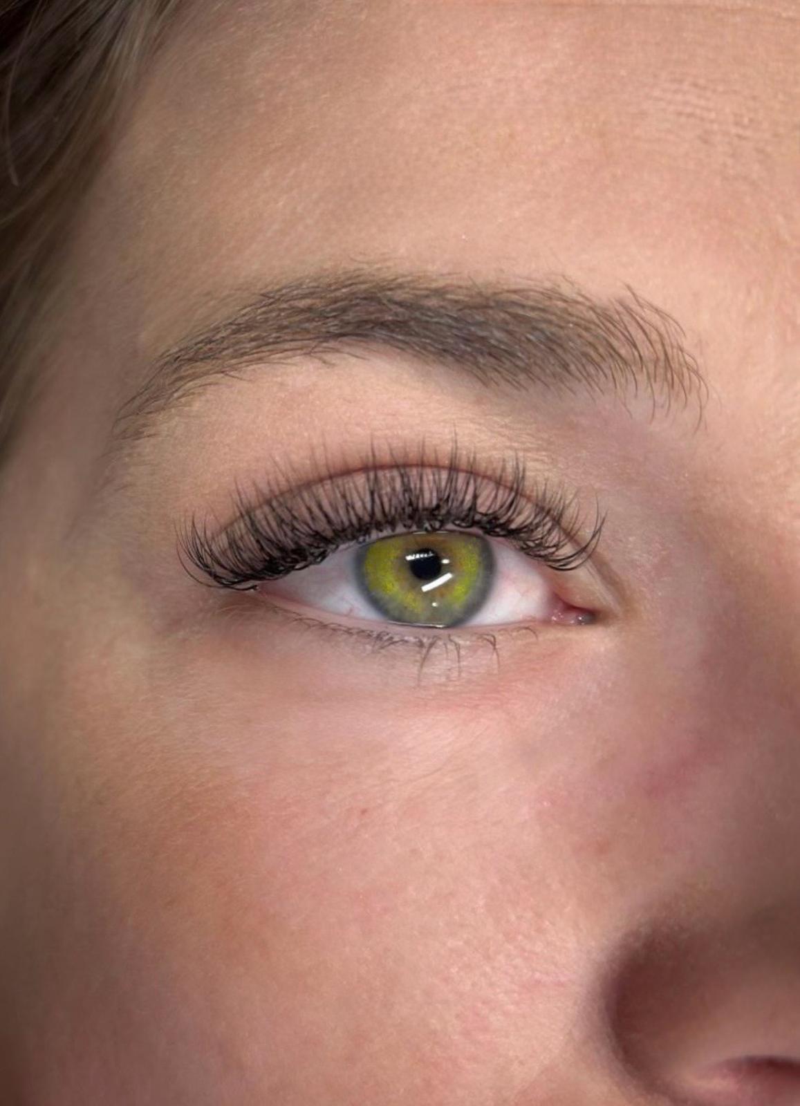 Classic lash extensions